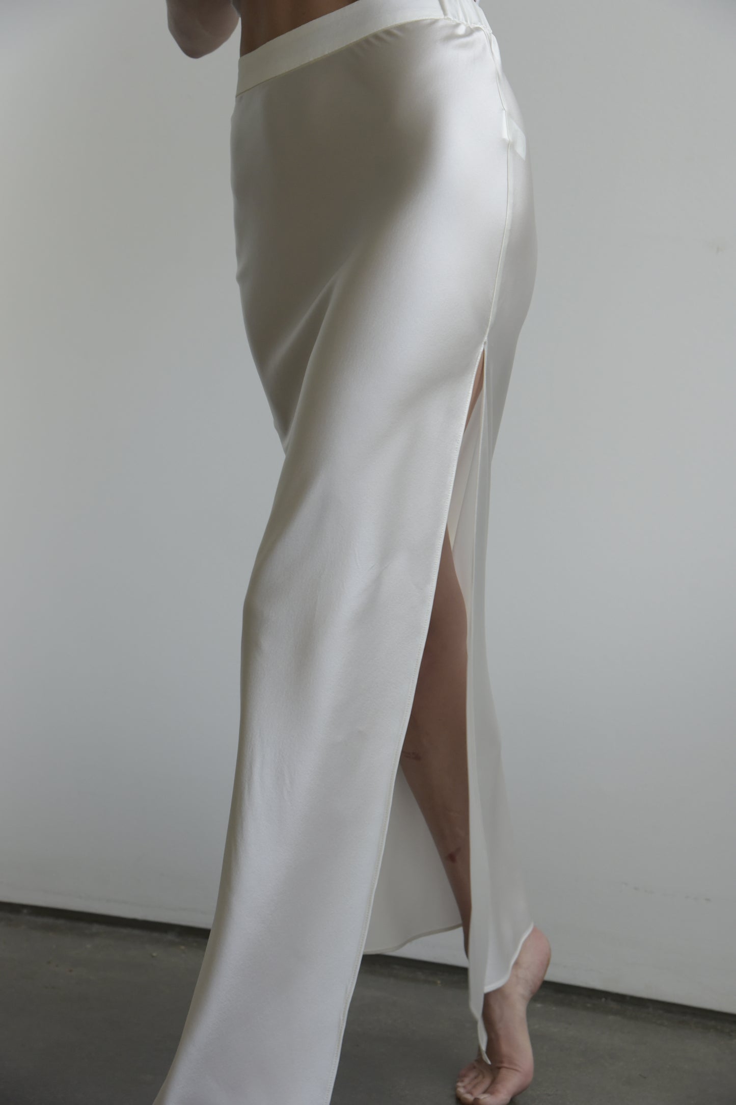 Slit Skirt | White