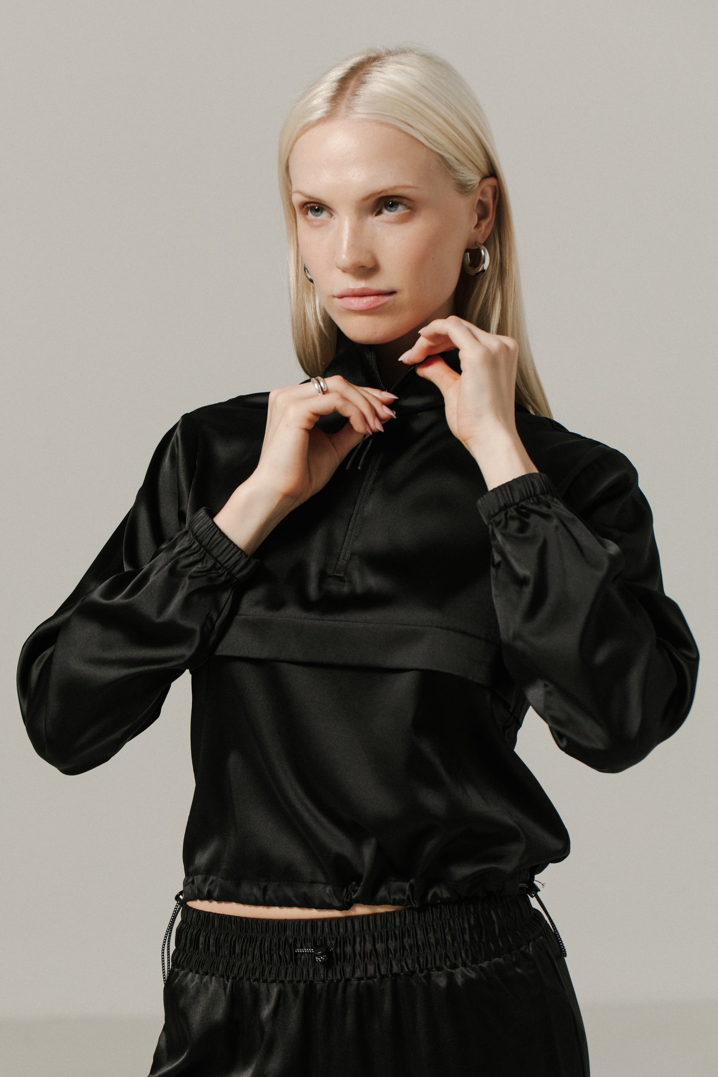 Pinch Pullover | Jet Black