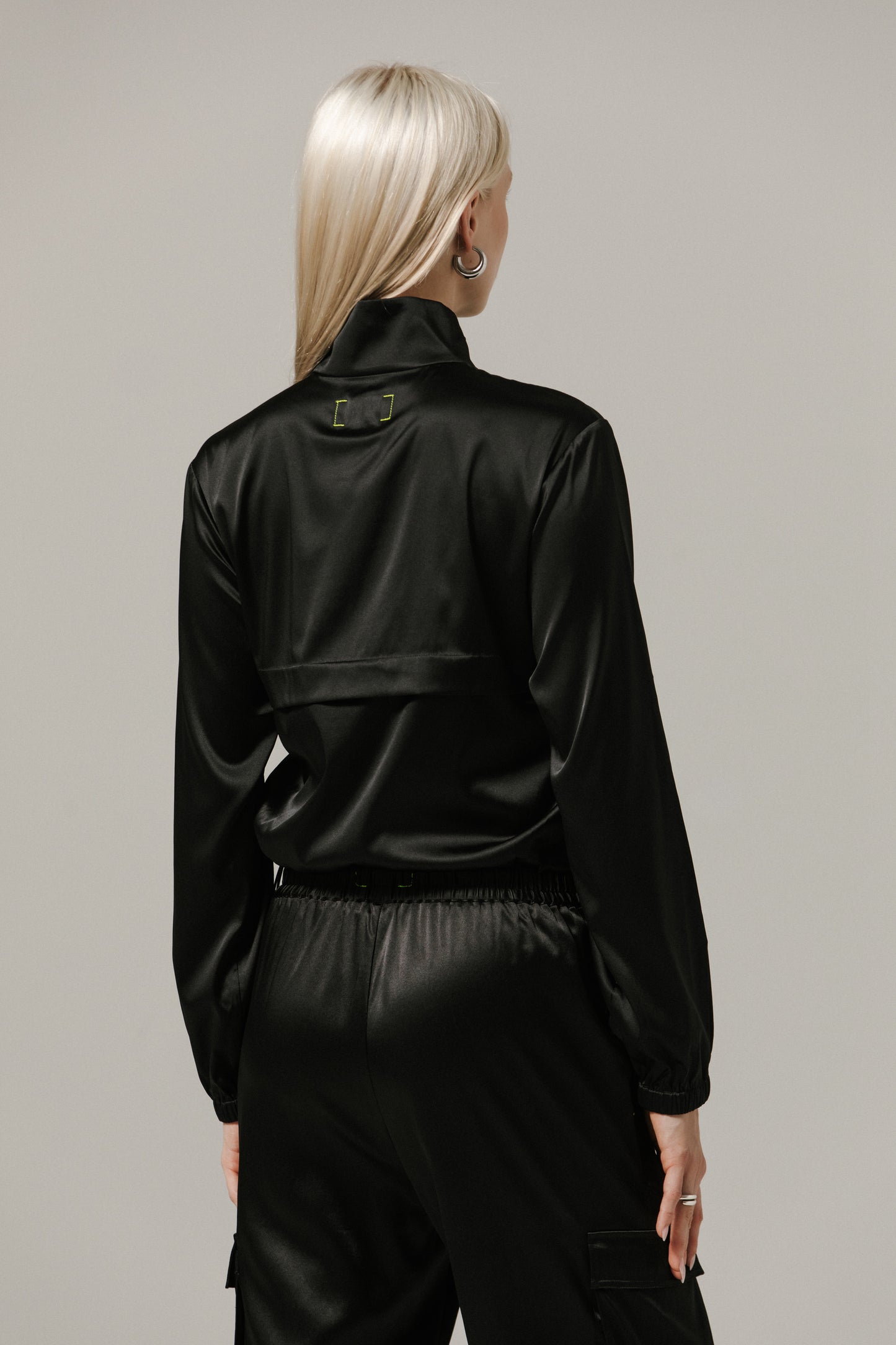 Pinch Pullover | Jet Black